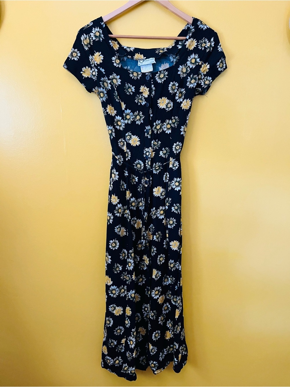 Vintage Women's Black Floral Maxi Dress with Yellow Daisies